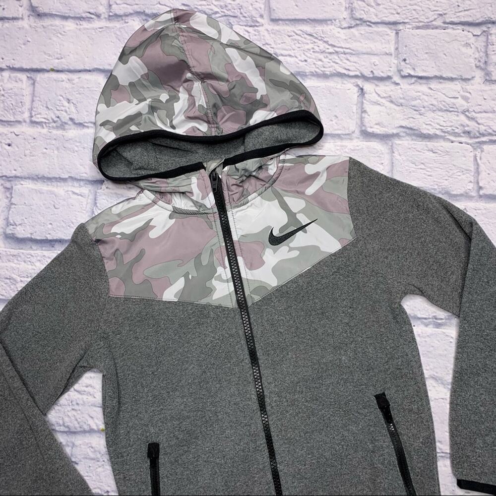 Nike Therma Dri-Fit Fleece in Grey/Camo - Picture 2 of 9